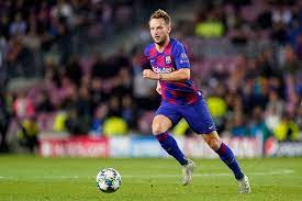 Voetbal!.iedereen is er dol op. Rakitic Wil Voetballen Een Risico Dat Geldt Ook Voor Supermarktmedewerkers Buitenlands Voetbal Ad Nl