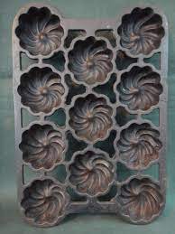 This bible book is back in a new edition, with updated values for cast iron cookware and kitchen collecting enthusiasts. Pin By Marie Pierre Brodeur On Bakery Projet Synthese Griswold Cast Iron Cast Iron Muffin Pan Cast Iron