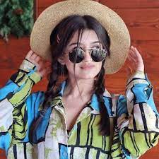 Sakshi Sharma Biography Age Height Images Info Net Worth Id Sakshisharma68 How To Look Pretty Instagram Models Indian Actresses