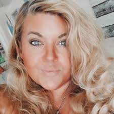 Amanda Stackhouse's Instagram, Twitter & Facebook