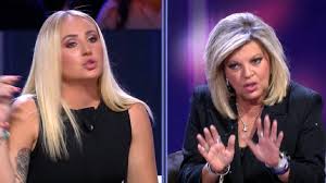 Rocío Flores y Terelu Campos viven un tensísimo enganchón en 'De Viernes' al lanzar la pregunta más indigesta