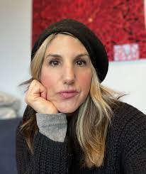 Melinda Roche's Instagram, Twitter & Facebook