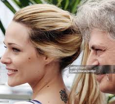 Italian actors Laura Chiatti and Fabrizio Bentivoglio pose during a... News  Photo