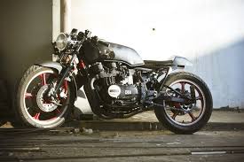 Sie hat hier und da ein paar kleinere gebrauchsspuren, hat aber erst 19.000 km gelaufen was für den großen 4 zylinder nicht viel ist. 24 Kawasaki Gpz550 Bratbike Ideas Kawasaki Cafe Racer Racer