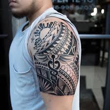 The upper layer is consists of maori koru shapes with some red accented lines. Polynesian Style With Philippines Sun And Medicine Symbol Tattoo Tattoos Tatuaje Bla Filipino Tattoos Polynesian Tribal Tattoos Polynesian Tattoo Designs