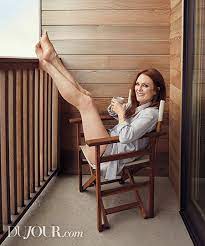 Julianne moore and her husband purchased a rather modest cottage on the shore of montauk's fort pond back in 2007 for around $1 million. Julianne Moore Stars In The Glorias Dujour Magazine