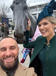 Today at Cheltenham! 🏇 Great day with Mark Heyes for 'Style Wednesday',  plus lovely to catch up with superstar Stephen Mulhern & the gorgeous Jade  Holland Cooper 🏇 Hat Lisa von Hallwyl