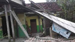 Gempa bumi adalah pergerakan permukaan bumi akibat gelombang yang disebabkan oleh pelepasan energi dari dalam lapisan bumi. Aovl449wmu2xvm