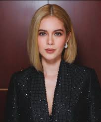 Shaina Magdayao is Atty. Leah Rivera ❤️❤️❤️ Obsessing over her new look  #SinsoftheFather
