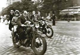 Los Motociclistas Porte D Orleans 1940 Robert Doisneau Photo French Photographers