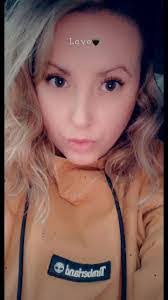 Stephanie Kennett's Instagram, Twitter & Facebook