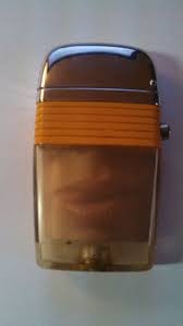 Vintage Vu Lighter By Scripto With A Girl With Hot Lips Picture Vintage Lip Pictures Lighter
