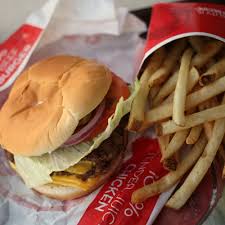Wendy S Is Giving Away A Year Of Free Cheeseburgers Food Junk Food Snacks Spicy Chicken Sandwiches