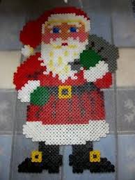Pere Noel 5 Ange En Perle Hama Mes Petites Creations 13 S Blog Pere Noel Perles Hama Noel Noel