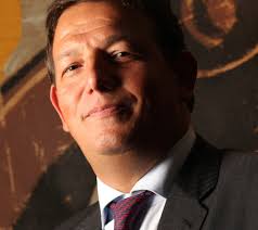 Com os pés no chão