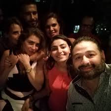 علشان تحرمي تعملي عيد ميلاد تاني. ØµÙˆØ± ØºØ§Ø¯Ø© Ø¹Ø§Ø¯Ù„ Ù…Ø¹ Ø¹Ø¯Ø¯ Ù…Ù† Ø§Ù„Ù†Ø¬ÙˆÙ… Ø¨Ø³Ù‡Ø±Ø© Ø®Ø§ØµØ© ÙÙ‰ Ø£ÙˆÙ„ Ø¸Ù‡ÙˆØ± Ù„Ù‡Ø§ Ø¨Ø¹Ø¯ Ø§Ù„Ø·Ù„Ø§Ù‚ Ø§Ù„Ù†Ù‡Ø§Ø±