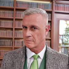 The Halfblood King: Book 1 of The Chronicles of Aertu: Benoit, Julian E:  9798987823927: Amazon.com: Books