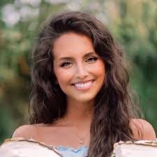 Erica Plummer's Instagram, Twitter & Facebook