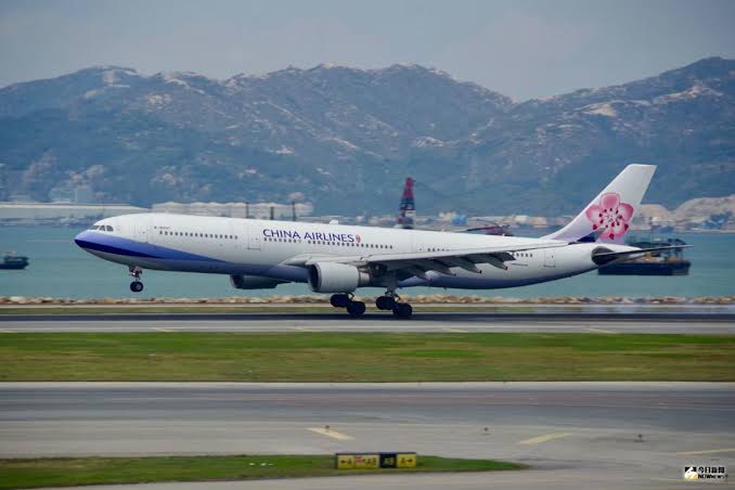 中華航空CI201台北松山直飛上海虹橋