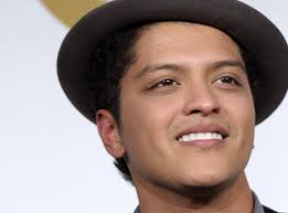 Bruno Marsas: gyvenimas Havajų lūšnyne, patyčios mokykloje ir šlovinga  karjera