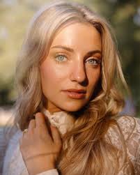 Halle Kearns (@hallekearns) • Instagram photos and videos