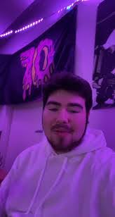 Henry Ucci's Instagram, Twitter & Facebook