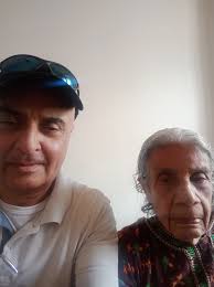 Saw the house of old Kannada actress. Zoom in for the name