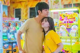 Baru sehari tayang, dua garis biru dikabarkan menyerap lebih dari 178 ribu penonton. Review What We Like And Don T Like About Dua Garis Biru Entertainment Rojak Daily