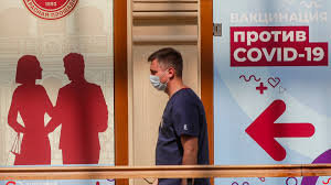 Прививка нужна, поскольку если человек и заболеет после прививки, заболевание проходит в гораздо более легкой форме. Antivaksery I Vakci Naci Socseti O Privivkah Ot Koronavirusa