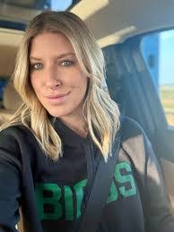 Rebecca Epps's Instagram, Twitter & Facebook