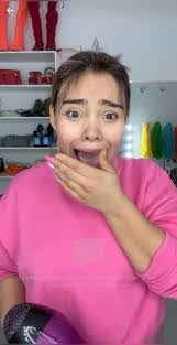 Lillie Upton's Instagram, Twitter & Facebook