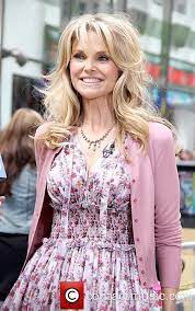 Outside Nbc Lx New York Christie Brinkley Fashion Tips For Women Womens Hairstyles