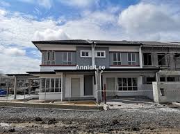 Bayar sewa rm1,000 dan bayar rumah prima pun rm1,300, katanya ketika ditemui malaysia gazette hari ini. 314k Double Storey Full Loan Padawan Kuching 2 Sty Terrace Link House 4 Bedrooms For Sale Iproperty Com My
