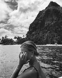 Aesthetic Black And White Pictures Beach Black And White In 2020 Black And White Photo Wall Black And White Instagram Black And White Aesthetic