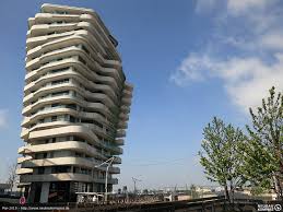 Der marco polo tower wurde von dem renommierten architekturbüro behnisch architekten entworfen und mit dem european property award 2009 „best. Marco Polo Tower Hamburg Hafencity Dc Residential Neubau Immobilien Informationen