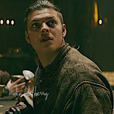 Ivar and Freydis Kissing