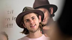 Albert dyrlund, one of the biggest youtubers in denmark, fell down a cliff in italy while filming a video and died. 6vnaxvqca9rm9m