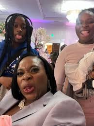 EVERYONE STOP WHAT YOURE DOING AND HELP ME WISH MY BEAUTIFUL WIFE A HAPPY  BIRTHDAY 🎂 I LOVE YOU TO THE MOON AND BEYOND 🎂🎉🎁🎈🎊❤️❤️❤️