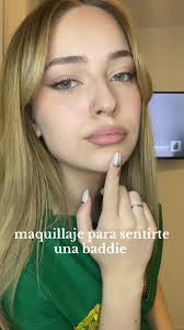 maquillate conmigo para sentirme mejor ❤️‍🩹 . . . . . #baddie #makeup  #greeneyes #fyp