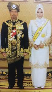 Şerifa'nın ailesi, singapur'un modern öncülerinden sayidd omar aljunied'den (anne tarafından büyük dedesi) arap kökenli. Warisan Raja Permaisuri Melayu Khas Sempena Ulangtahun Perkahwinan Ke 20 Sultan Dan Sultanah Terengganu