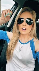 Brianna Gholston's Instagram, Twitter & Facebook