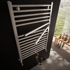 Radiateur eau chaude leroy merlin l gant 44 luxe image deleroy merlin radiateur eau genial radiateur rayonnant leroyradiateur eau chaude leroy merlin luxe noir the. Seche Serviettes Eau Chaude Hox 736 W H 177 X L 52 2 Cm Krom Dynamic Leroy Merlin