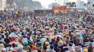 All farmers protest news updates and notification on our mobile app available on android and farmers have blocked railway tracks in punjab in protest against the farm laws recently passed by. Lain50otyxc5 M
