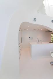 クリエイティブな発想が育つ家壁や床のうねりがエモーショナルな内部空間 部屋 間取り 家 有機的建築