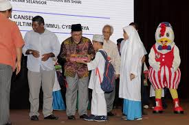 Bantuan skim pembiayaan pendidikan tinggi (spin) : Lembaga Zakat Selangor Mais Halaman 14