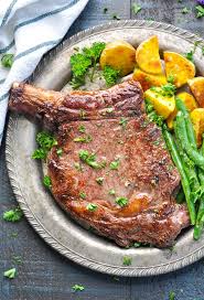 Cubed steaks with a simple breading served with an italian inspired tomato sauce offer a delicious option for a chicken fried steak. Ribeye Steak With Roasted Potatoes Green Beans The Seasoned Mom