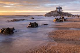 Gabriela gândara terenas the anglophone cultures and history research area was formed in november 2017 following the inclusion of a new strand: Es Gibt Eine Kapelle Am Strand In Miramar