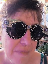 I don't always wear sunglasses, but when I do it drives the ladies wild 😎