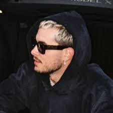 Sandra Satterlee's Instagram, Twitter & Facebook