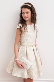 Stylised Ivory And Gold Bridesmaid Dress David Charles Vestidos Infantis Moda Infantil Feminina Moda Infanto Juvenil